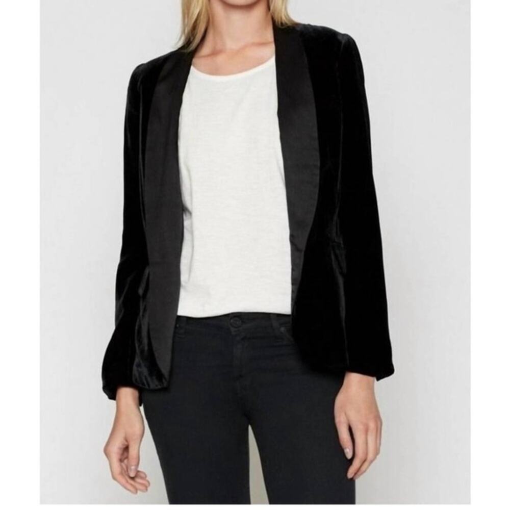 Joie Mehira tuxedo blazer. Black velvet. Silk blend. Size 8